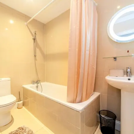 Comfy 2 Bed Apt With Private Garden,Battersea Central Ldn Londres Extérieur photo