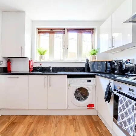 Comfy 2 Bed Apt With Private Garden,Battersea Central Ldn Londres Extérieur photo